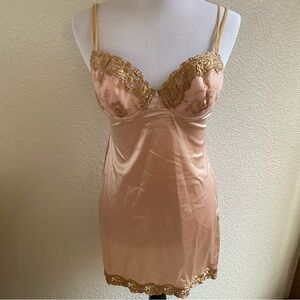 Victoria’s Secret Second Skin Vintage 90s Underwired Chemise Slip Satin Tan Lace